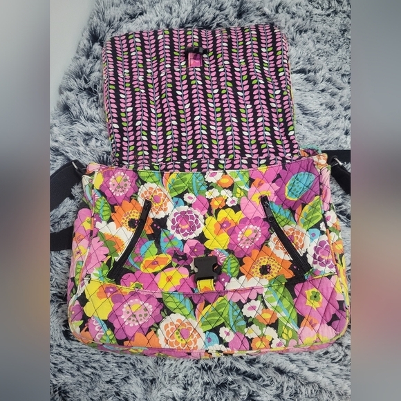 Vera Bradley Messenger Bag in VA VA BLOOM - Picture 3 of 5